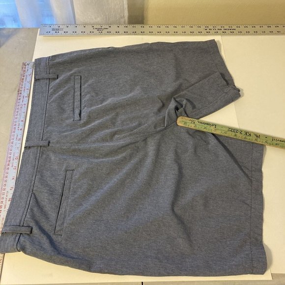 32 Degrees Cool Men's Performance Grey Shorts Size 40 - Picture 8 of 12